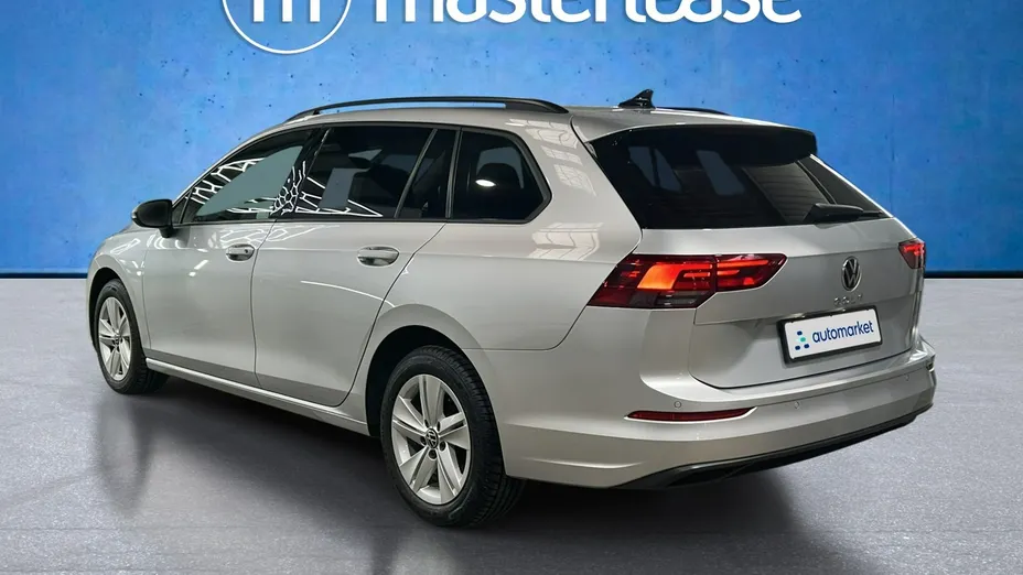VOLKSWAGEN Golf -
