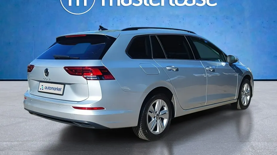 VOLKSWAGEN Golf -