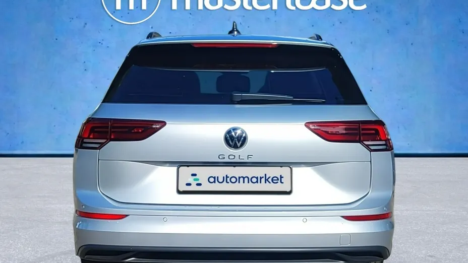 VOLKSWAGEN Golf -