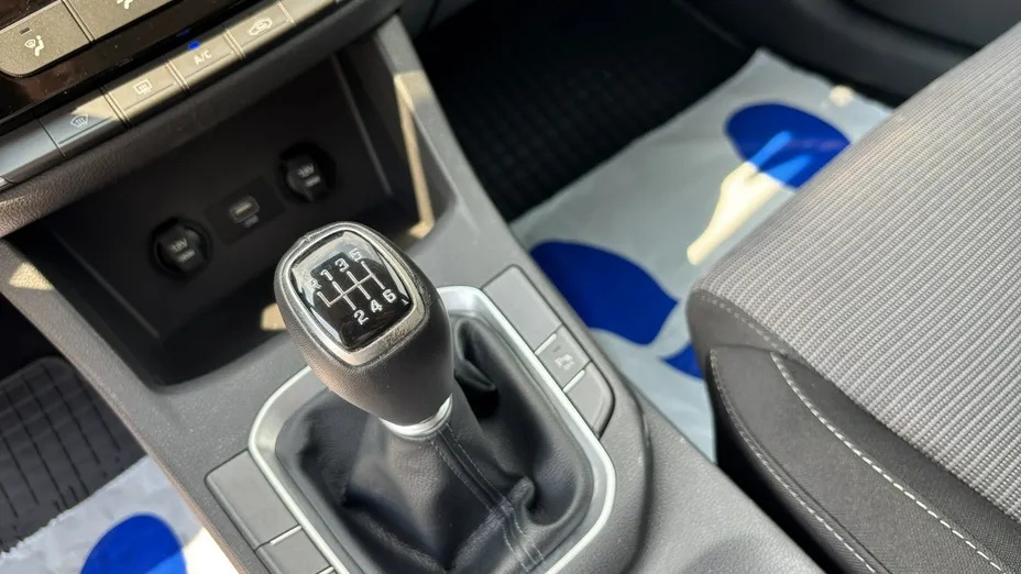 HYUNDAI i30 -