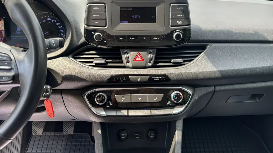 HYUNDAI i30 -