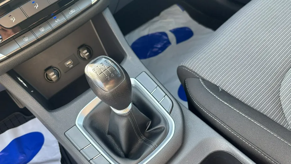HYUNDAI i30 -