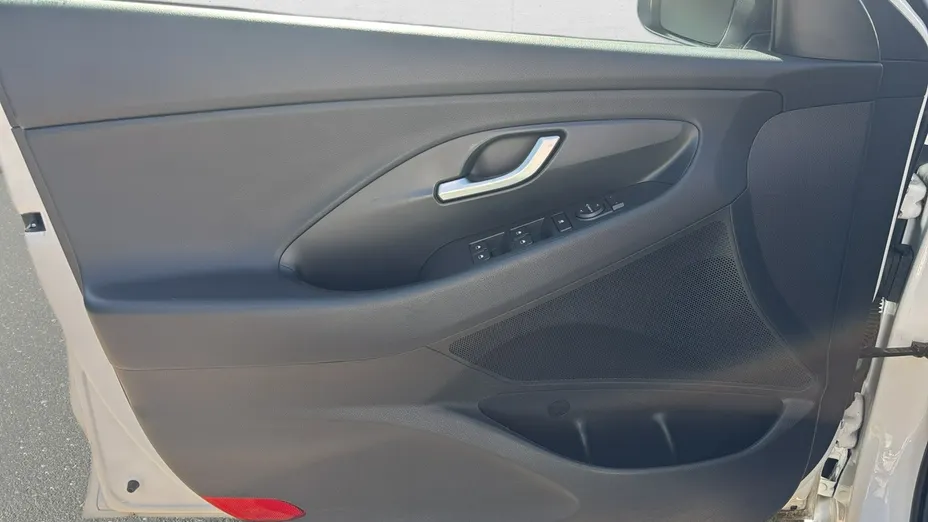 HYUNDAI i30 -