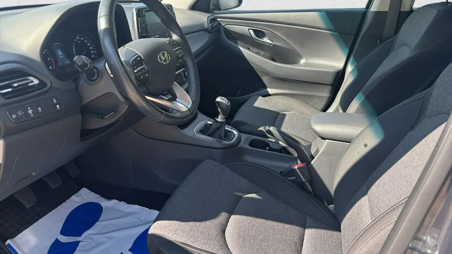 HYUNDAI i30 -