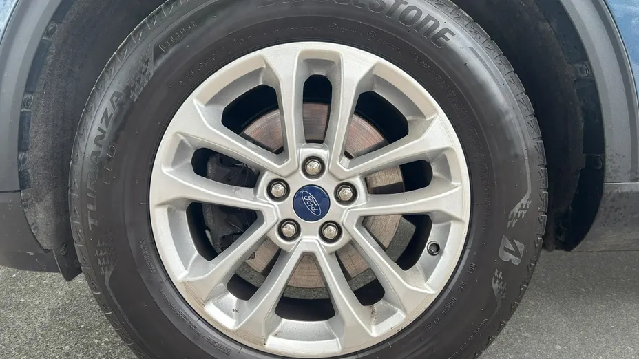 FORD Kuga -