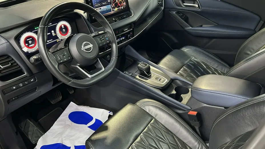 NISSAN Qashqai -