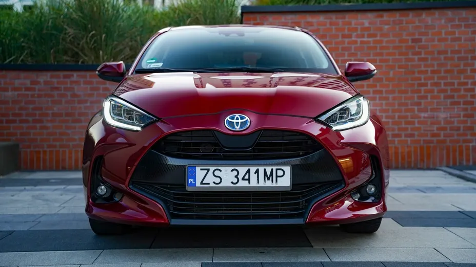 TOYOTA Yaris -