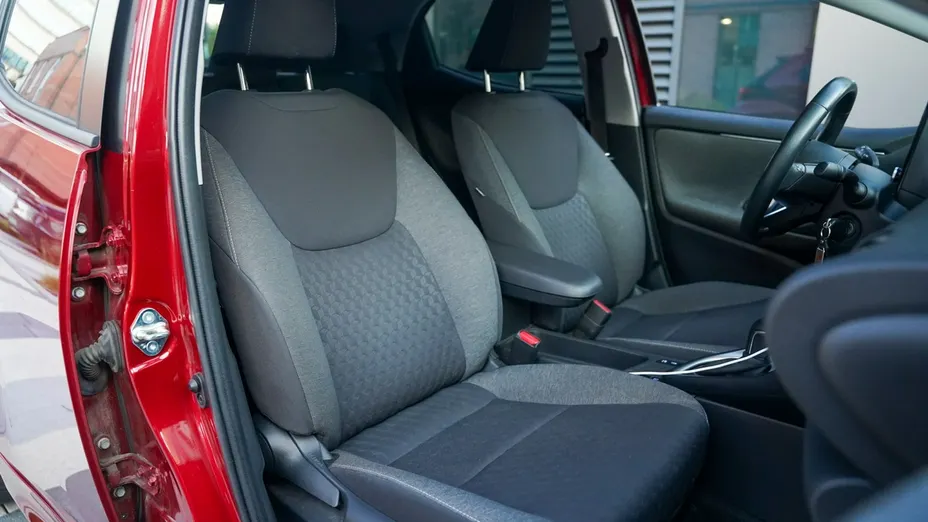 TOYOTA Yaris -