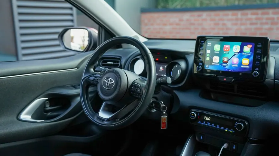 TOYOTA Yaris -