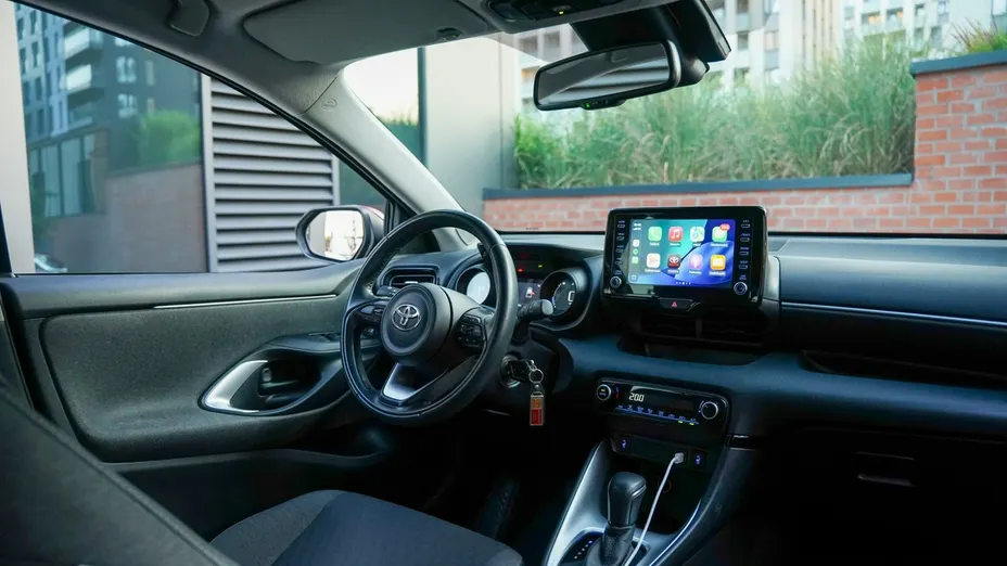 TOYOTA Yaris -