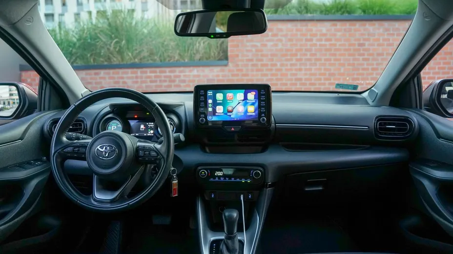 TOYOTA Yaris -