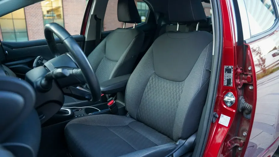 TOYOTA Yaris -