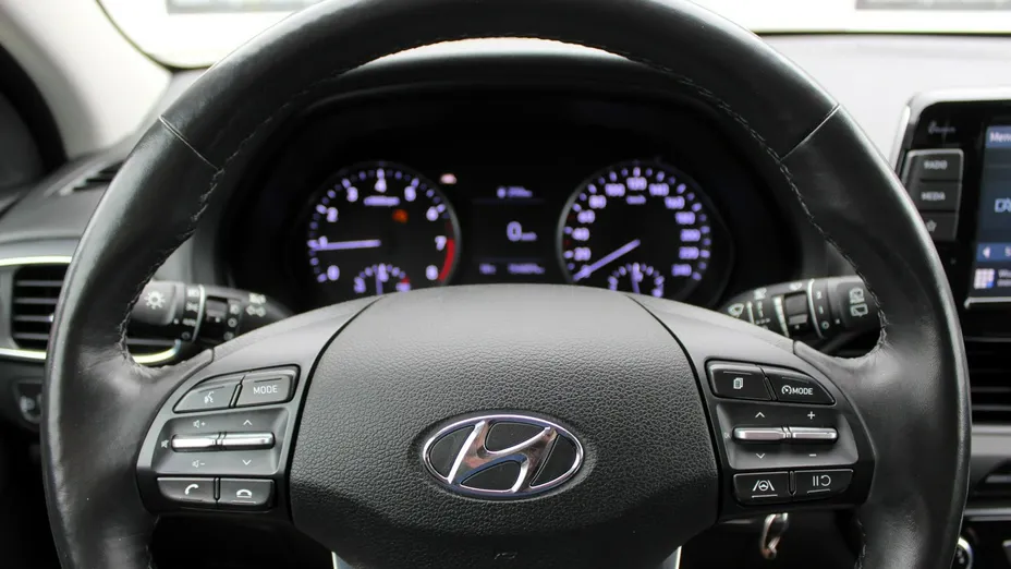 HYUNDAI i30 -