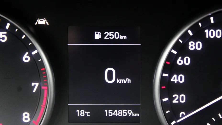 HYUNDAI i30 -