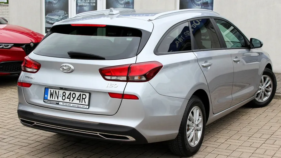 HYUNDAI i30 -