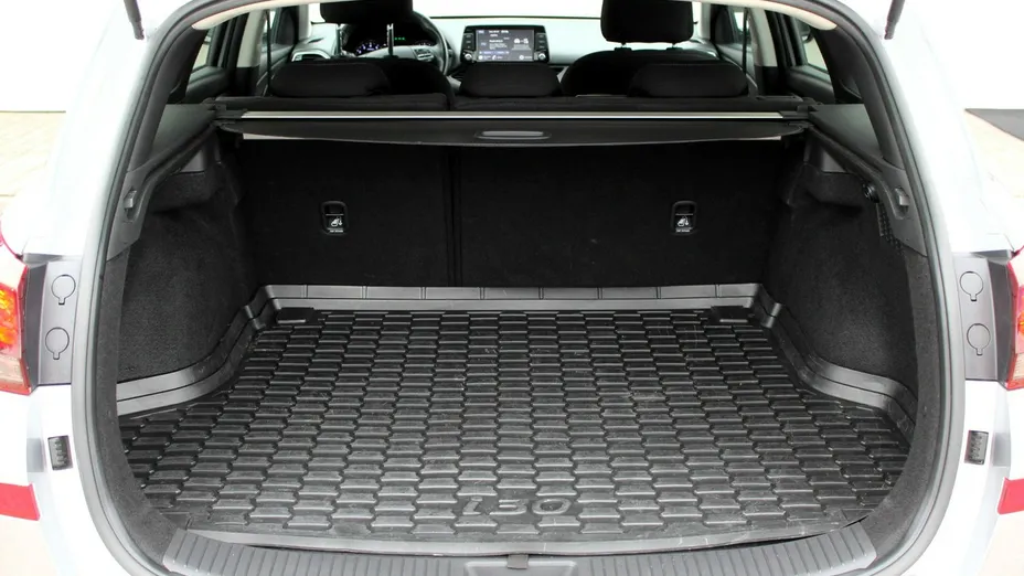 HYUNDAI i30 -