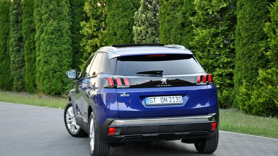 PEUGEOT 3008 -