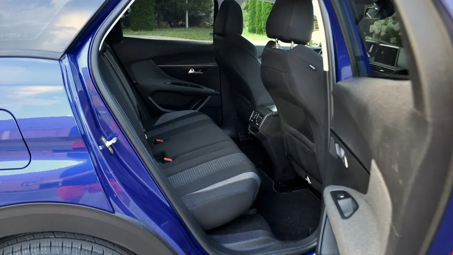 PEUGEOT 3008 -