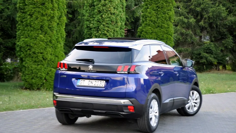 PEUGEOT 3008 -
