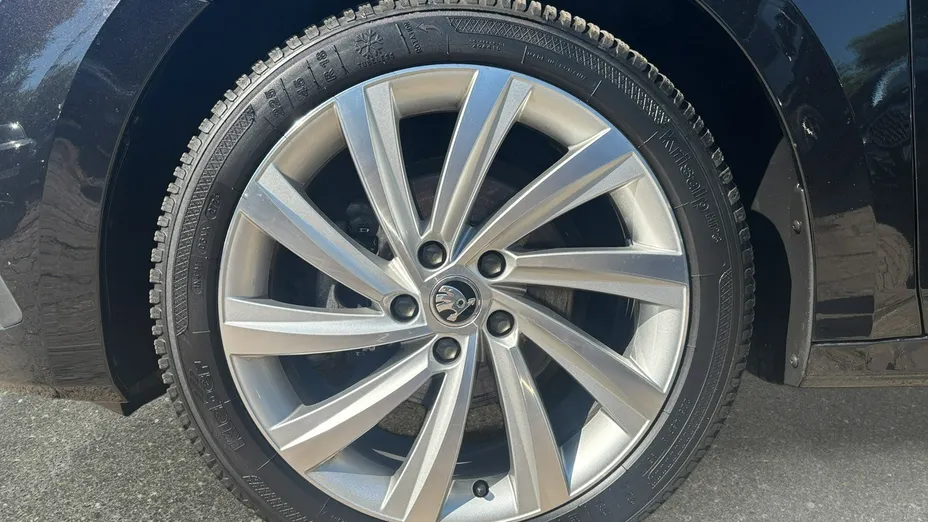 SKODA Octavia -