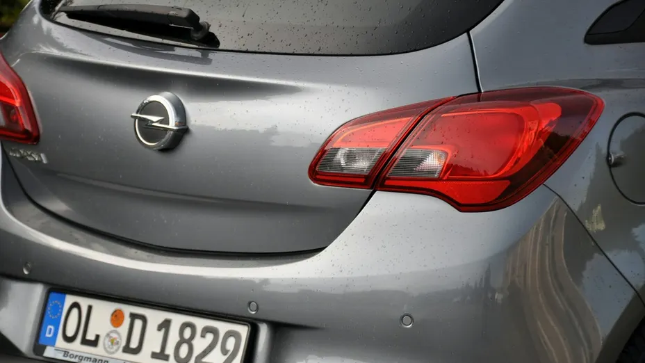 OPEL Corsa -