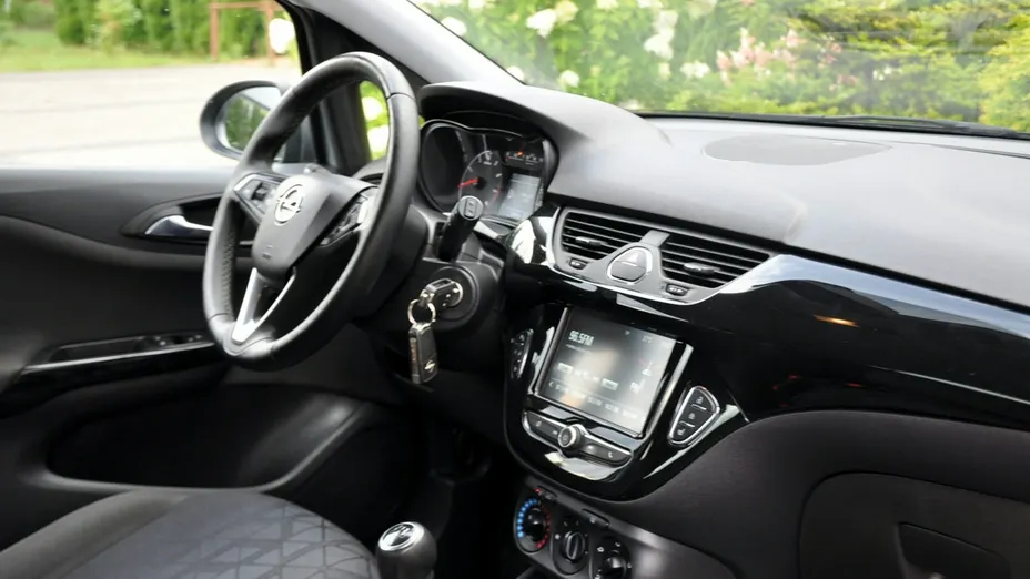 OPEL Corsa -