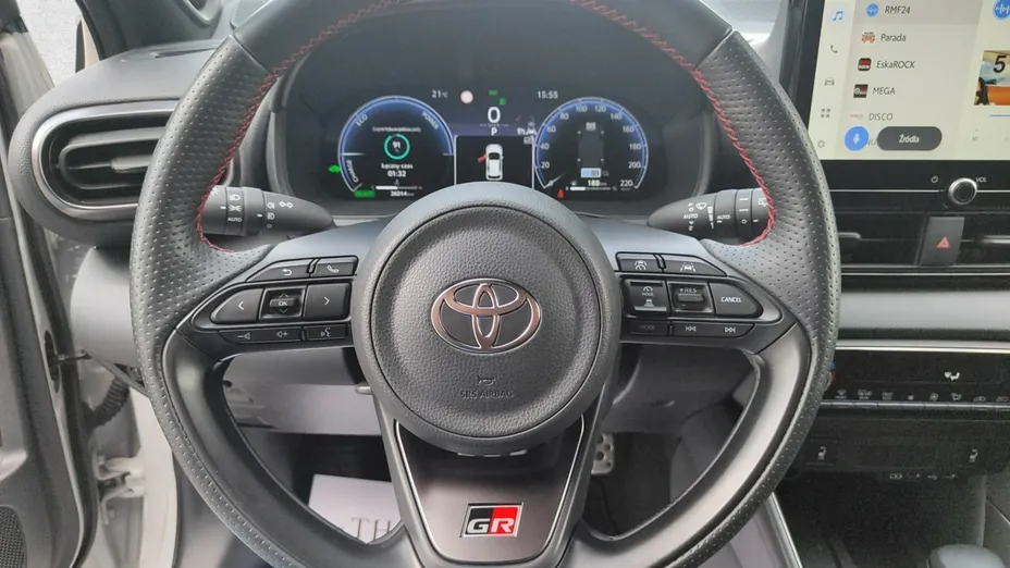 TOYOTA Yaris -