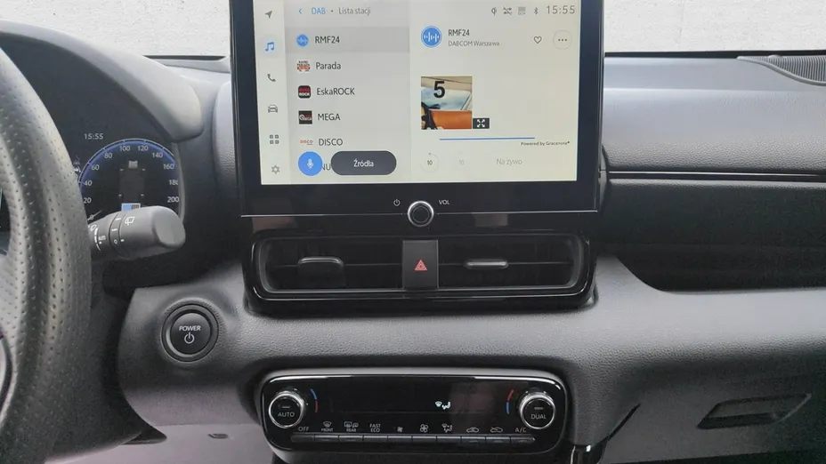 TOYOTA Yaris -