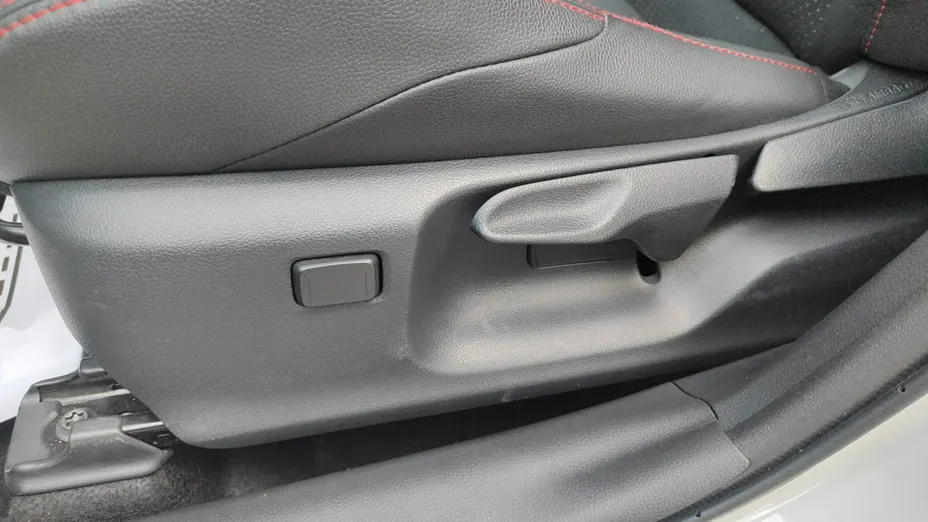 TOYOTA Yaris -