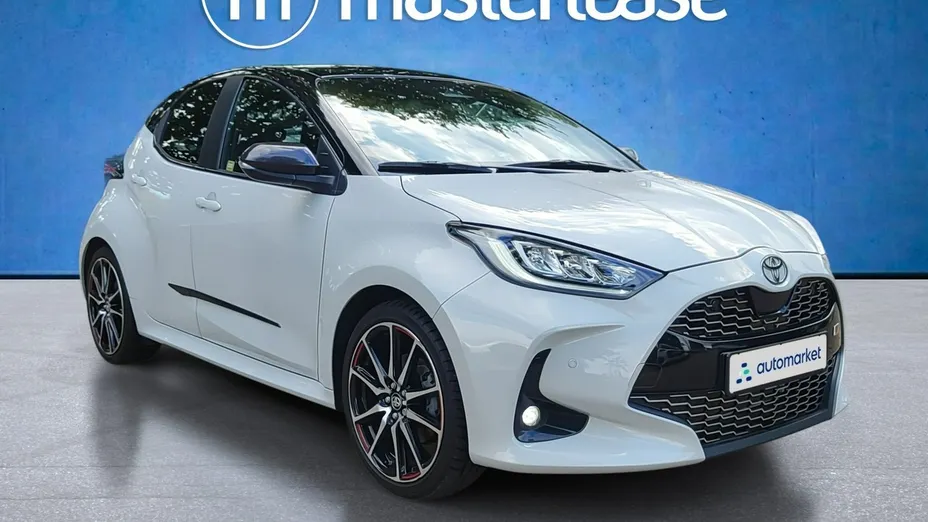 TOYOTA Yaris -