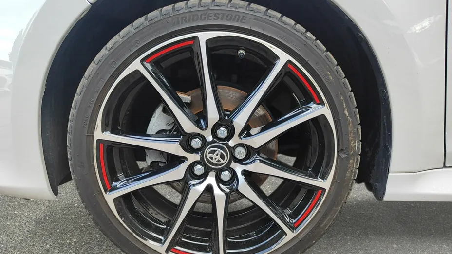 TOYOTA Yaris -