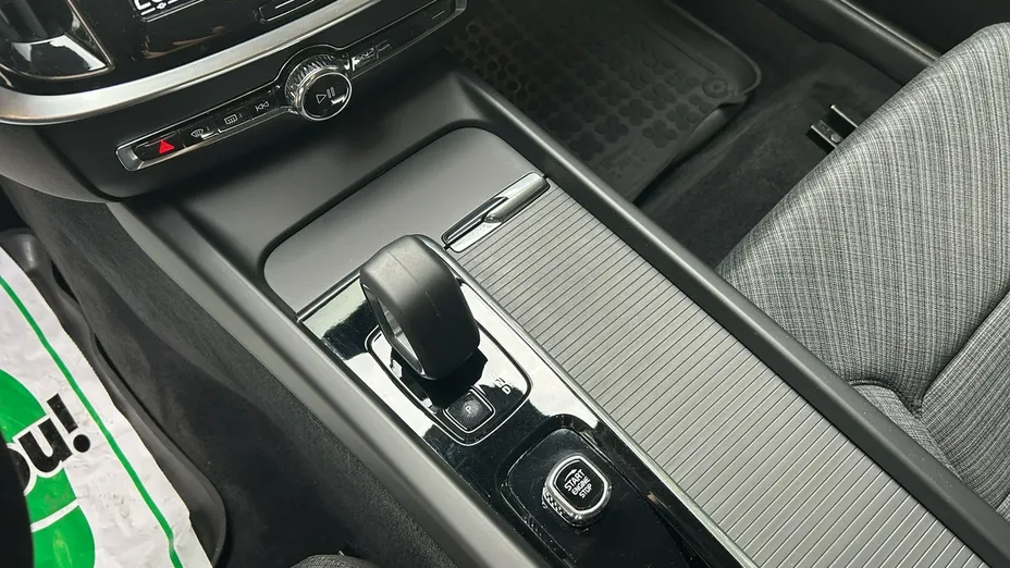 VOLVO V90 -