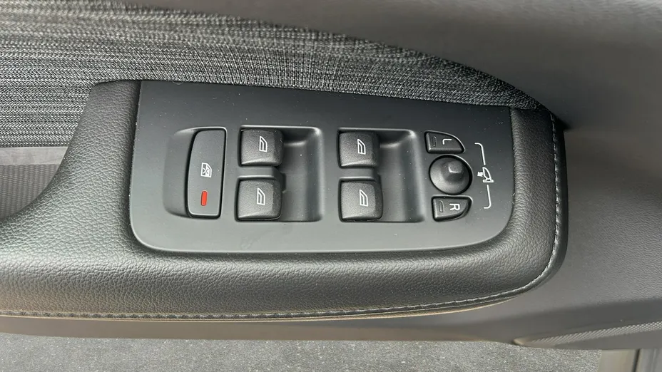 VOLVO V90 -