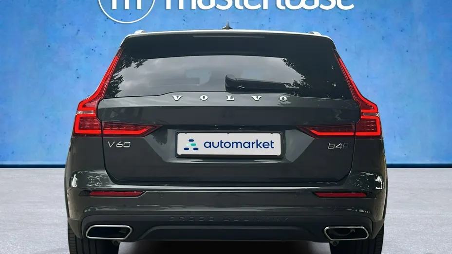 VOLVO V90 -