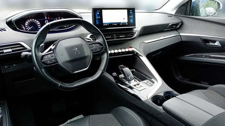 PEUGEOT 5008 -