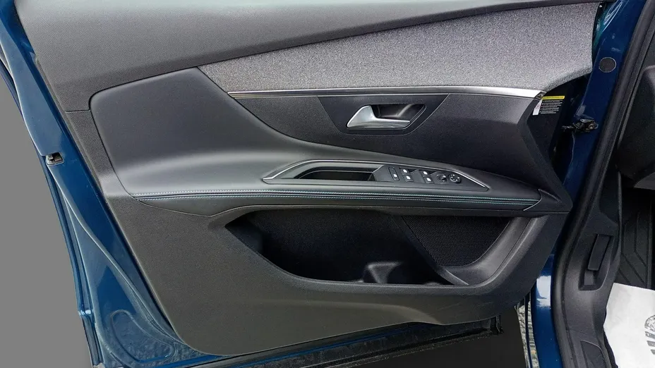 PEUGEOT 5008 -