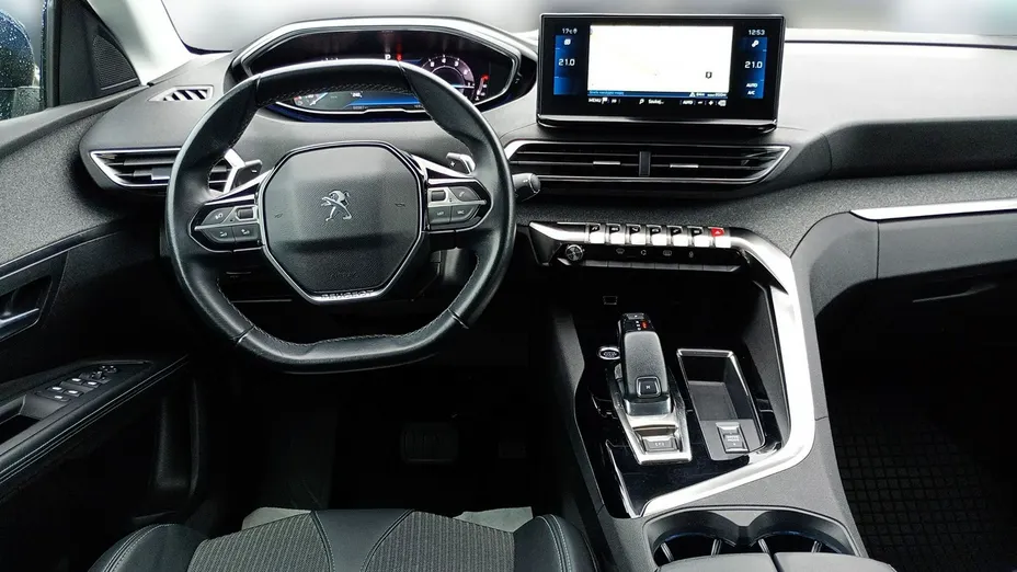 PEUGEOT 5008 -