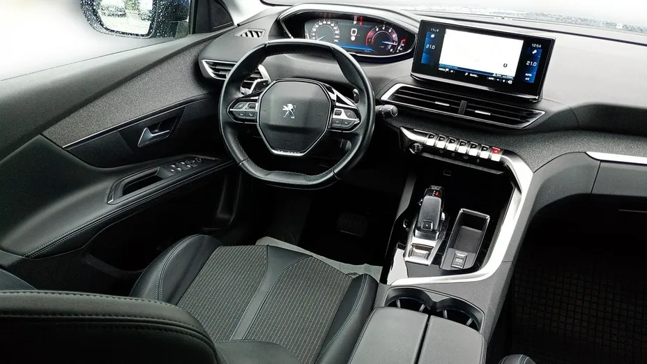 PEUGEOT 5008 -