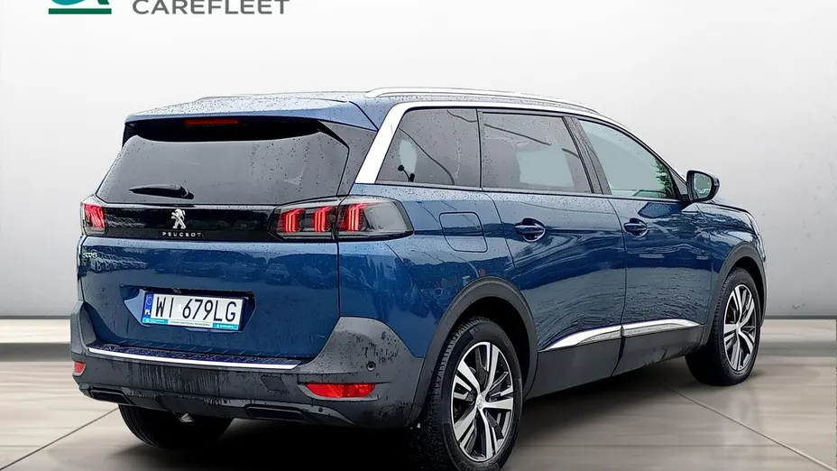PEUGEOT 5008 -