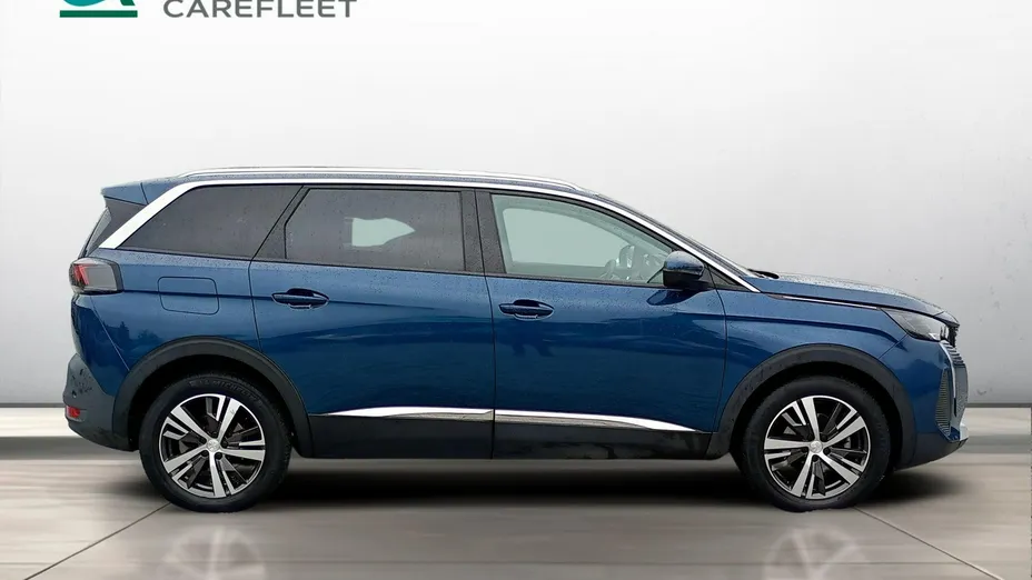 PEUGEOT 5008 -