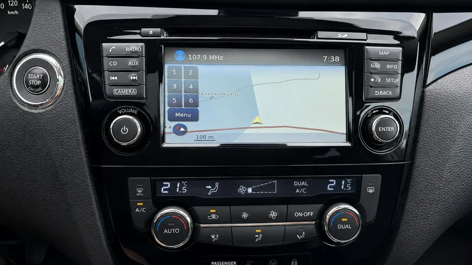 NISSAN Qashqai -