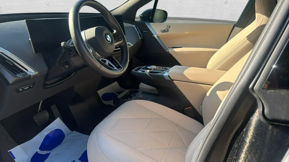 BMW iX -