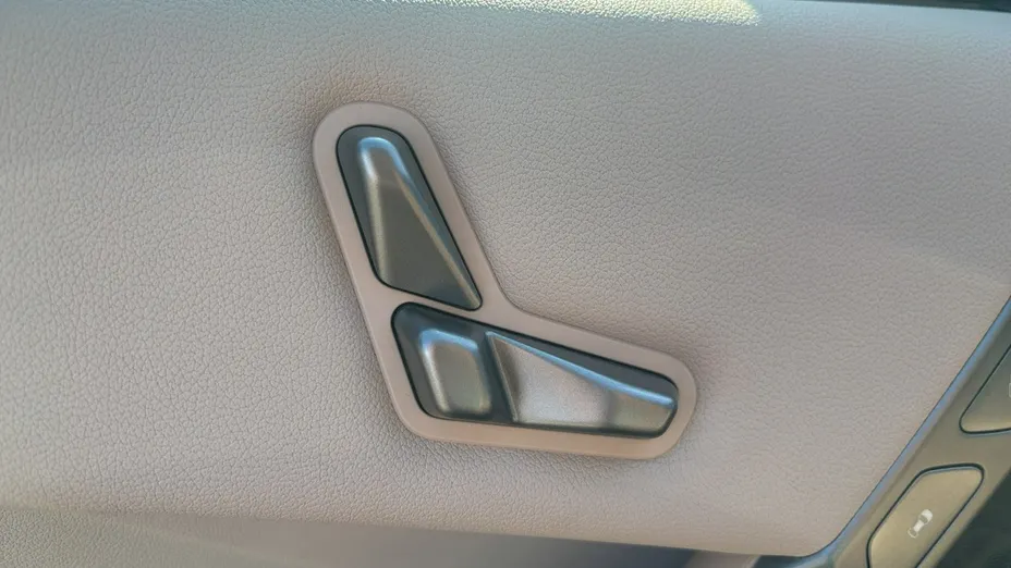 BMW iX -