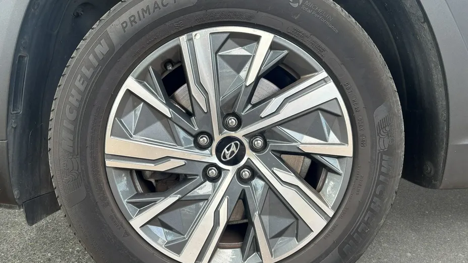 HYUNDAI Tucson -