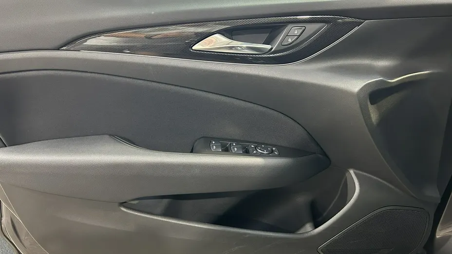 OPEL Insignia -