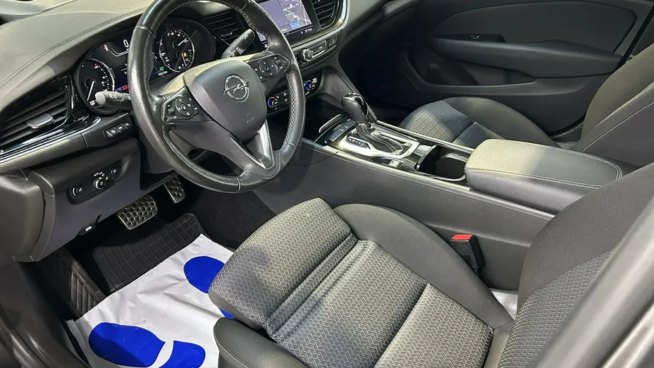 OPEL Insignia -