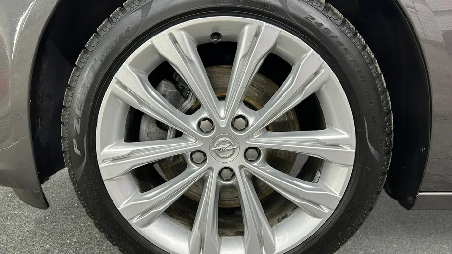 OPEL Insignia -