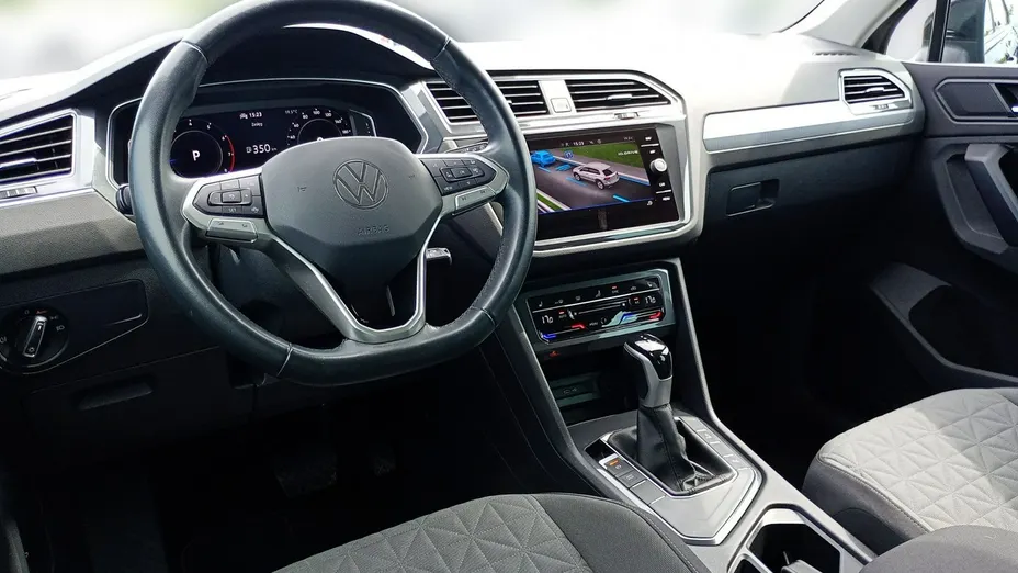 VOLKSWAGEN Tiguan -