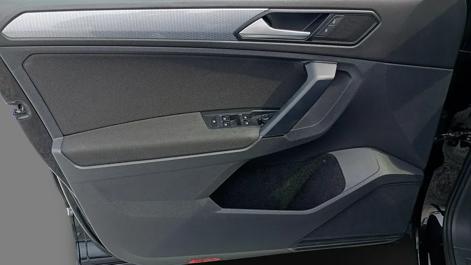VOLKSWAGEN Tiguan -