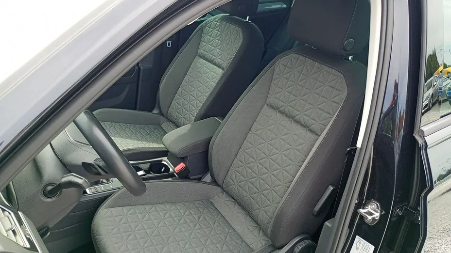 VOLKSWAGEN Tiguan -